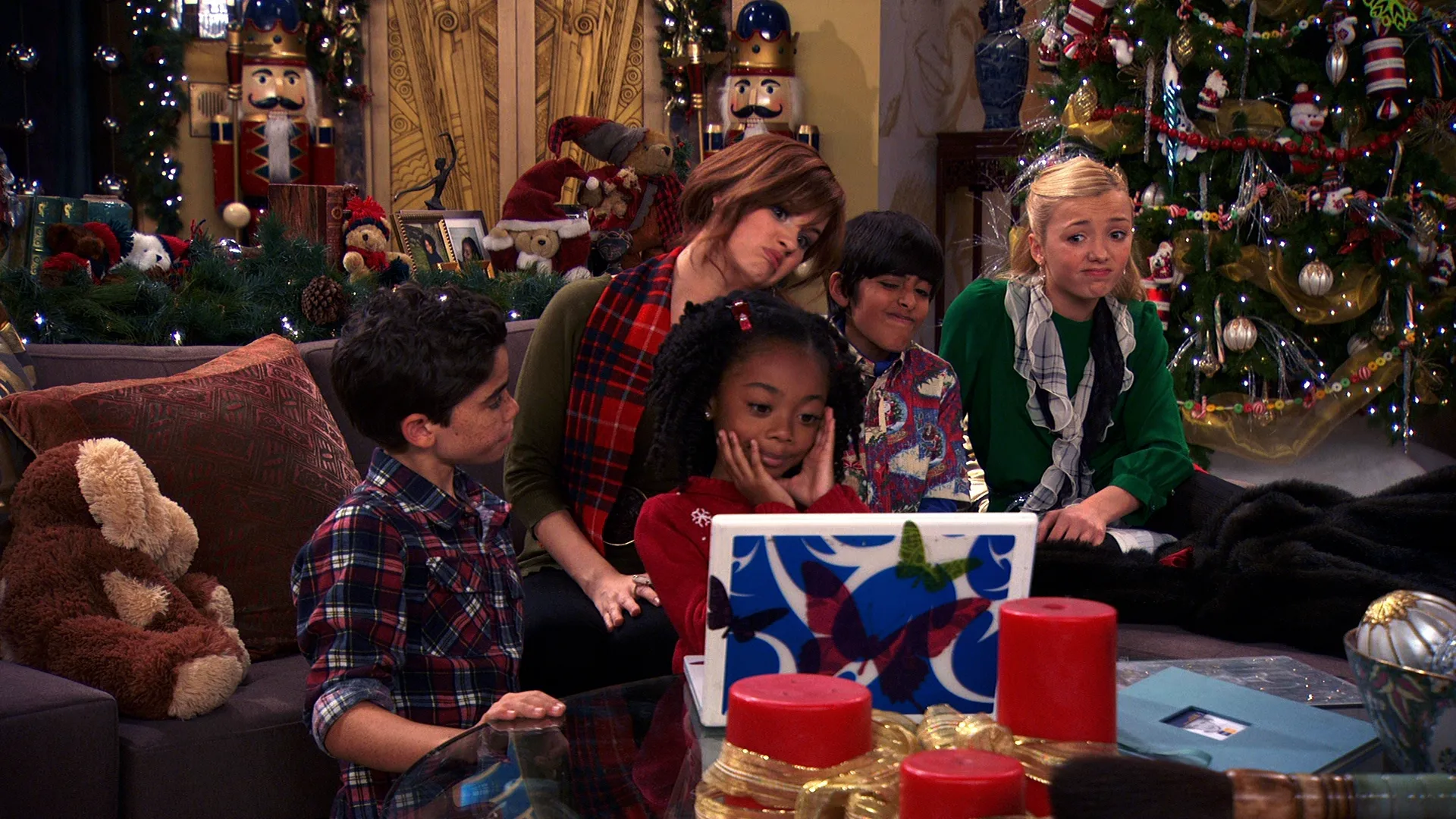 thumbnail - S1:E8 Christmas Story