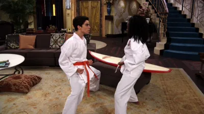 thumbnail - S4:E5 Karate Kid-tastrophe