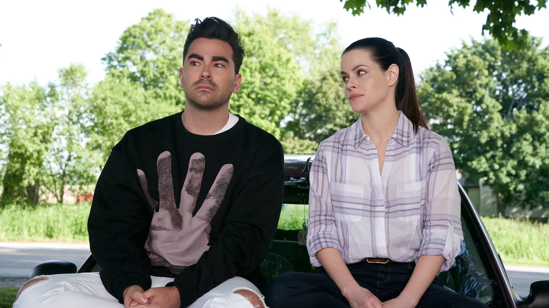 thumbnail - S6:E13 Start Spreading the News