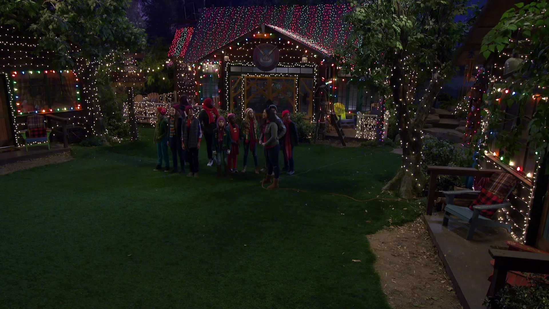 thumbnail - S4:E15 Summer Winter Wonderland