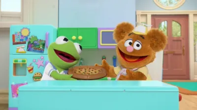 thumbnail - S3:E12 Best Pals Pizza Delivery/ Summer Science Penguin