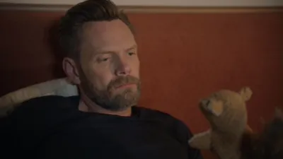 thumbnail - S4:E4 Lost Dogs and Bar Flies