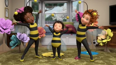 thumbnail - S3:E11 The Buzz on Oak Street / Grace Gets Real