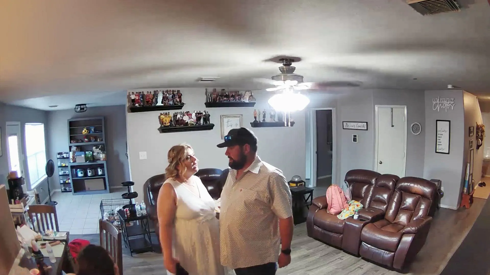 thumbnail - S1:E5 Couples, Caught on Camera