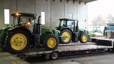 thumbnail - S1:E9 Tractors