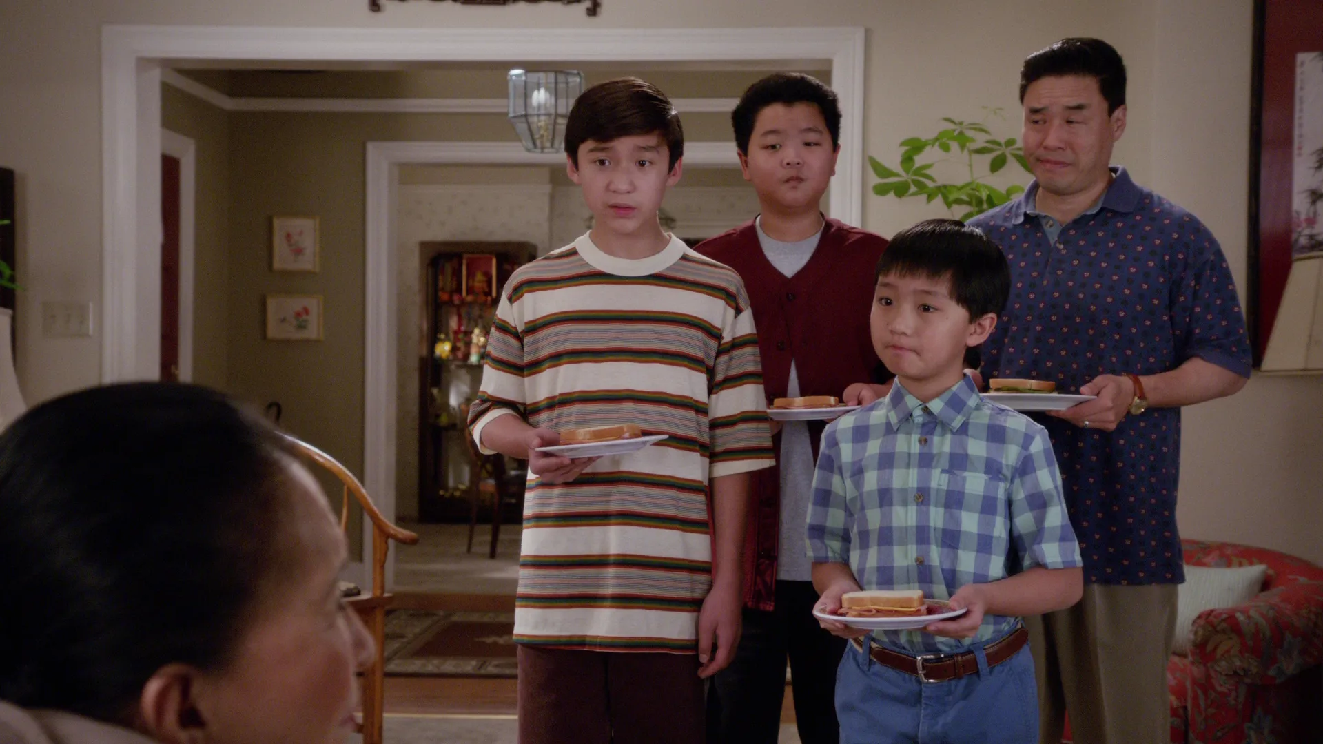 thumbnail - S3:E13 Neighbors With Attitude