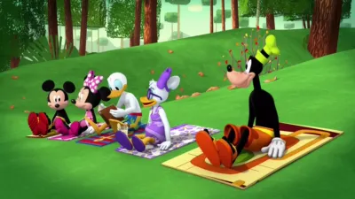 thumbnail - S1:E11 The Summer Snow Day / Sunny the Snowman!