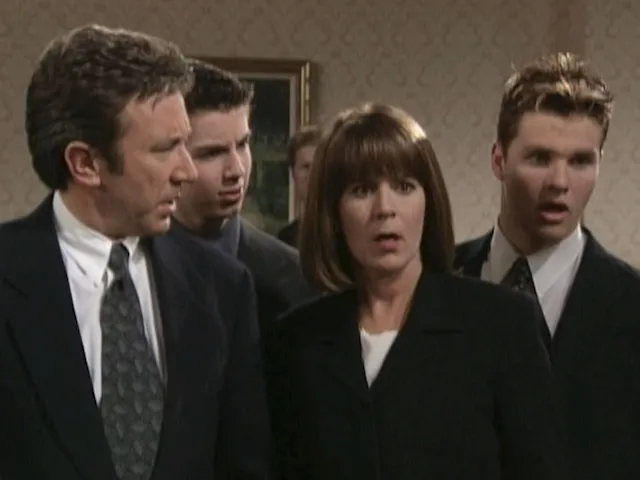 thumbnail - S8:E24 Dead Weight