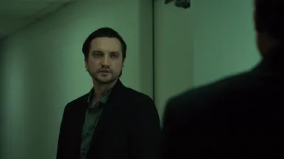 thumbnail - S1:E4 Unhappy Ending