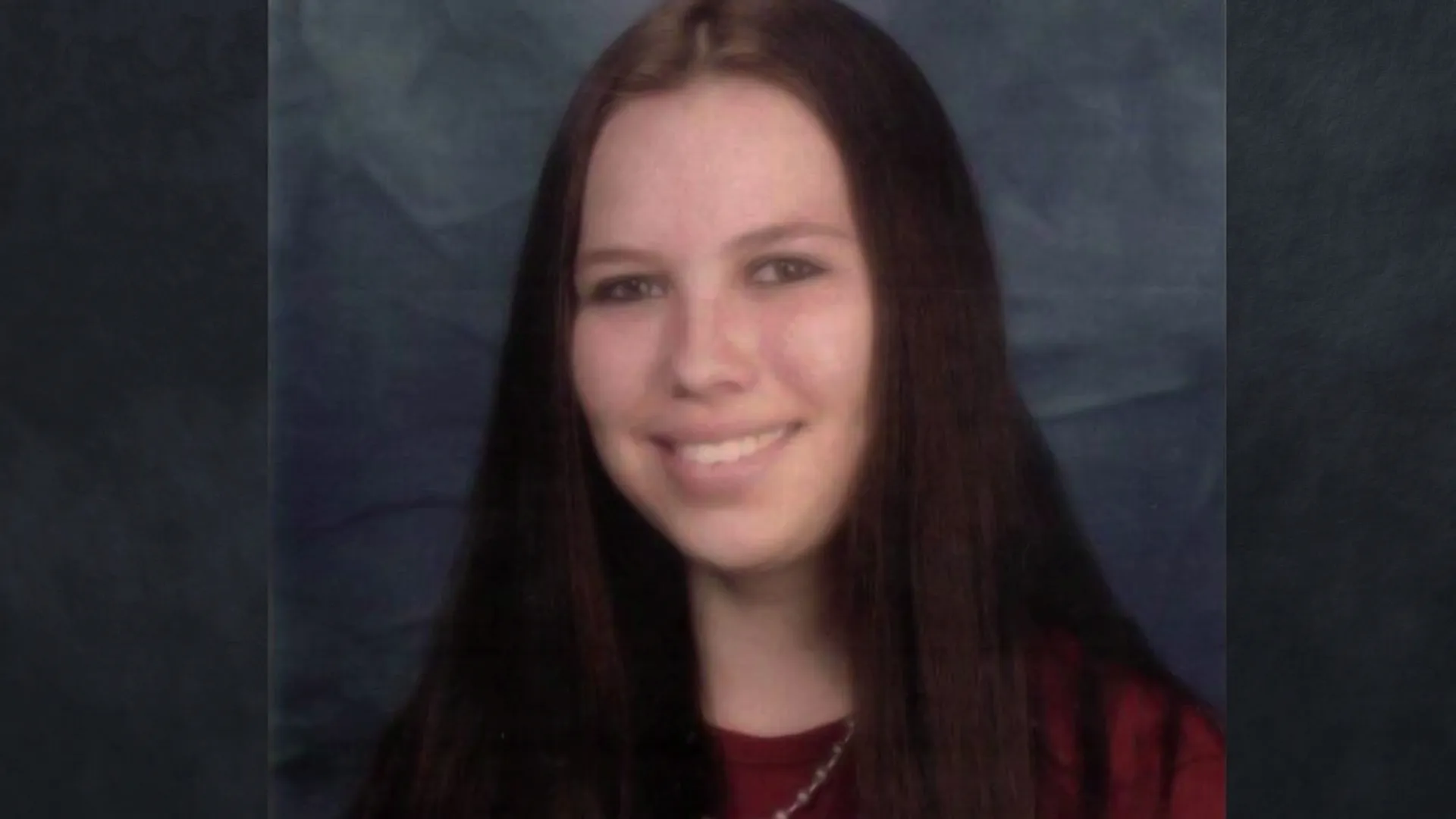 thumbnail - S1:E1 Alone in a Big, Dark House