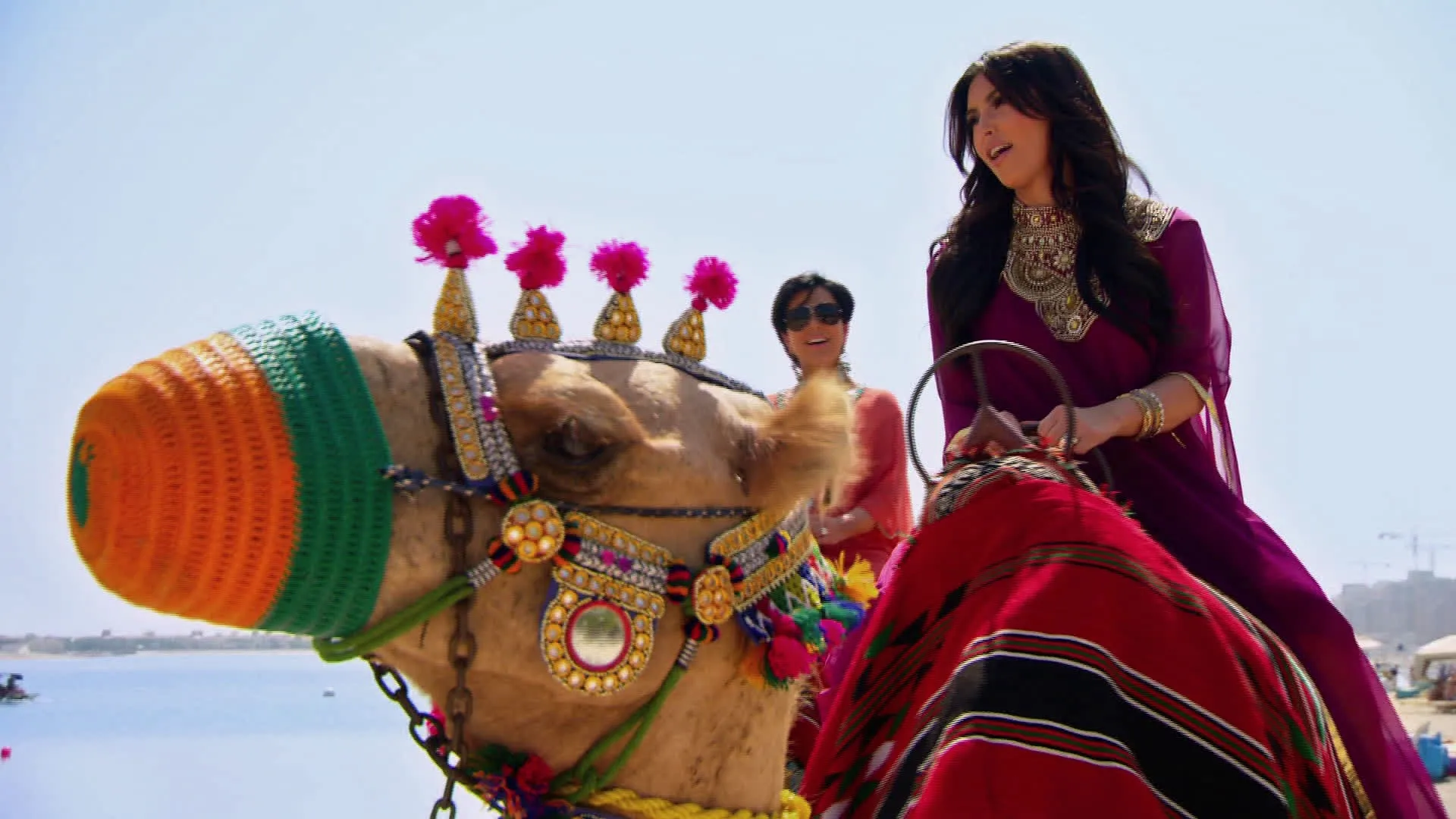 thumbnail - S2:E6 Kim Takes Dubai