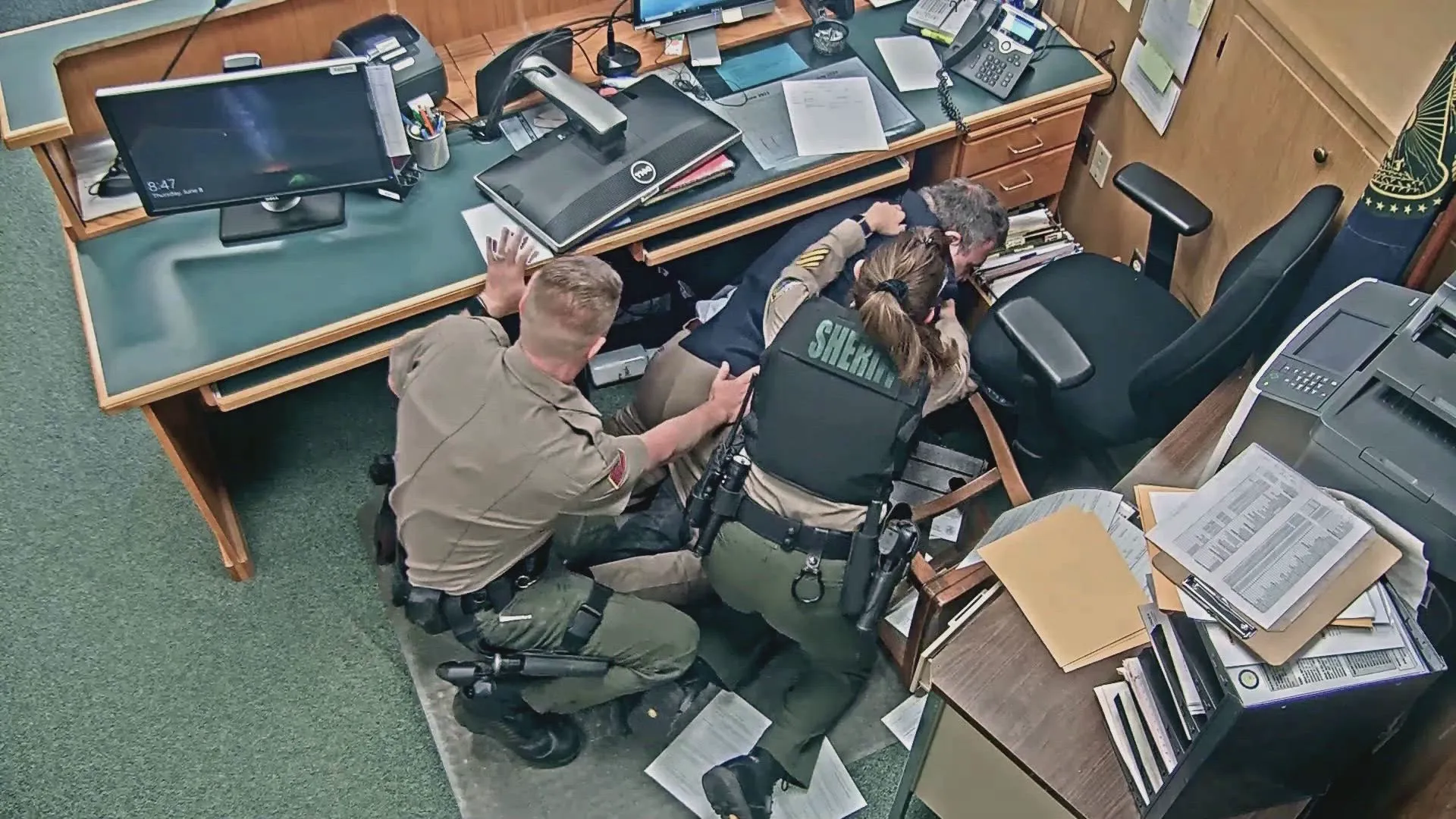 thumbnail - الموسم 9: الحلقة 96 ‪Court Cam Top Five: Courtroom Attacks‬