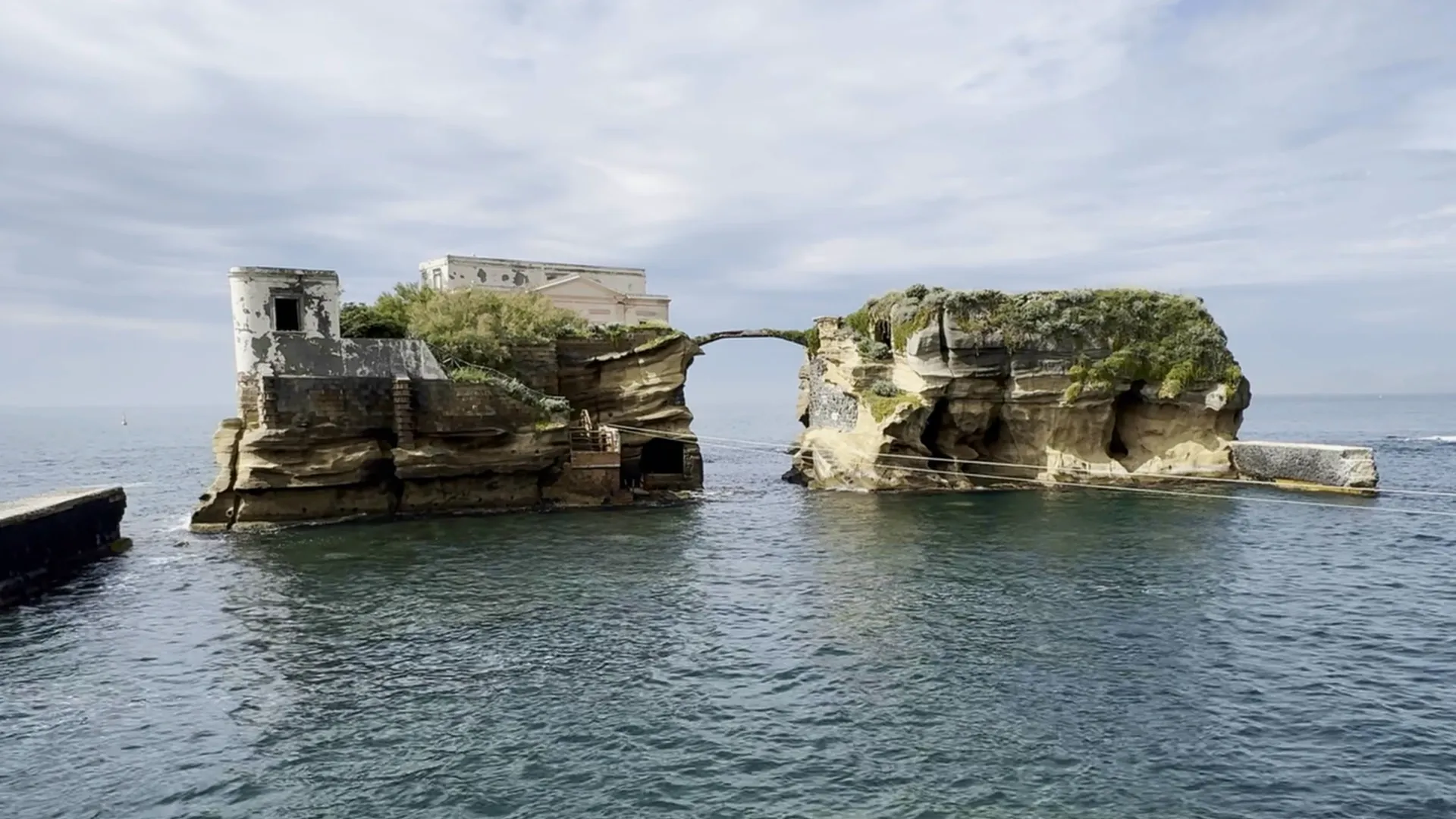 thumbnail - S7:E6 Islands of the Damned