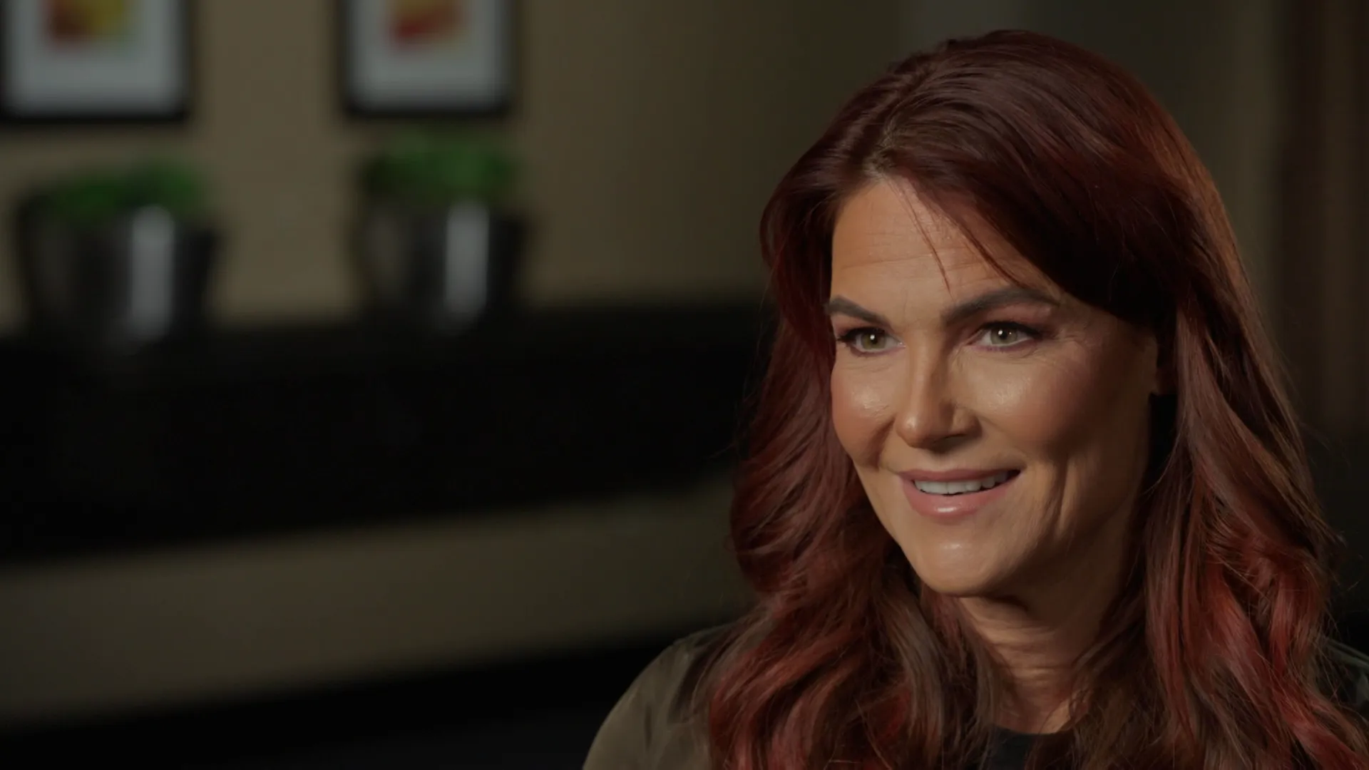 thumbnail - S2:E5 Trish Stratus vs. Lita
