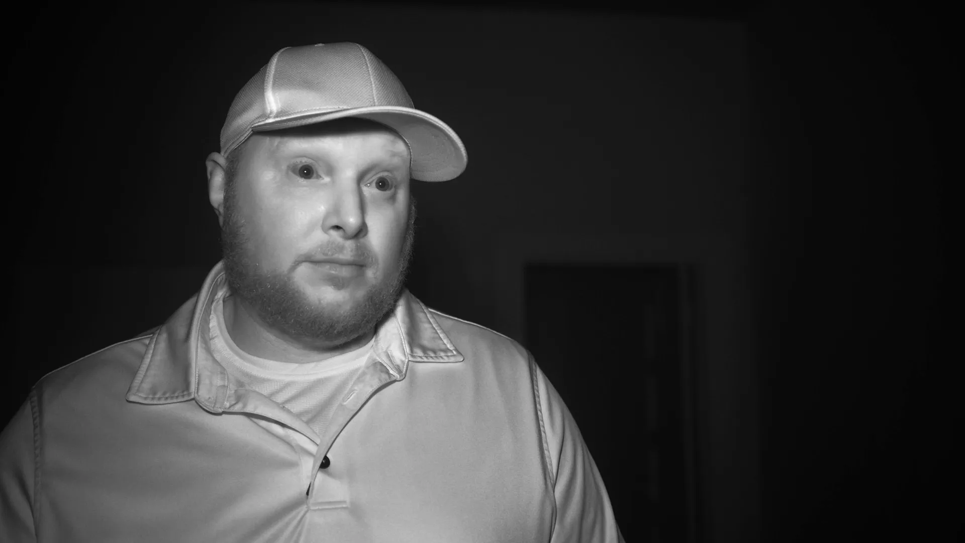 thumbnail - S1:E9 Suicide Hotel