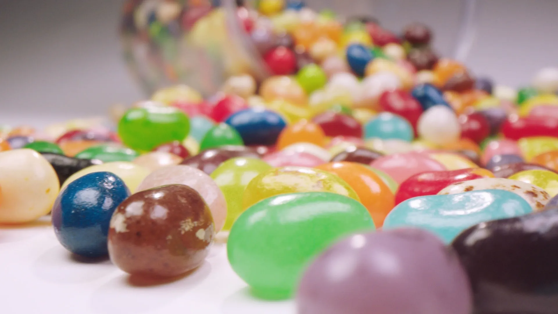 thumbnail - S1:E3 Candy Clash