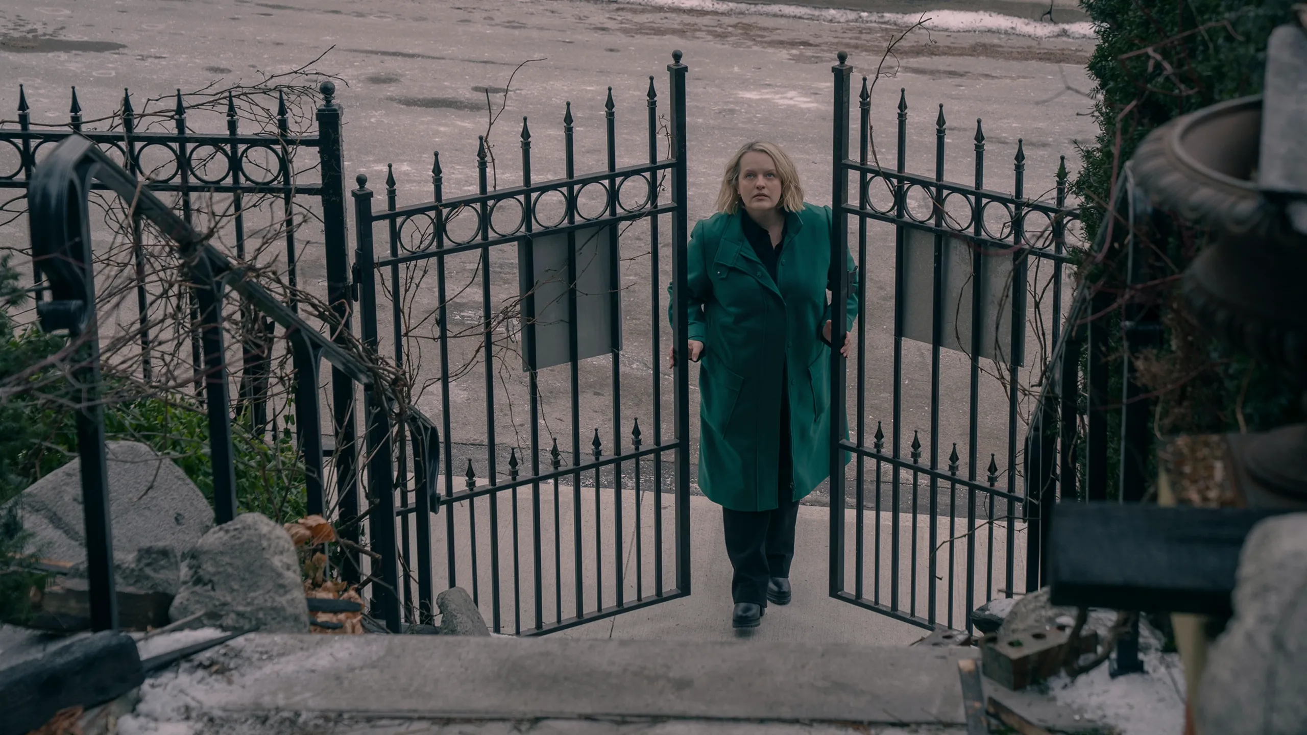 thumbnail - S6:E10 The Handmaid's Tale