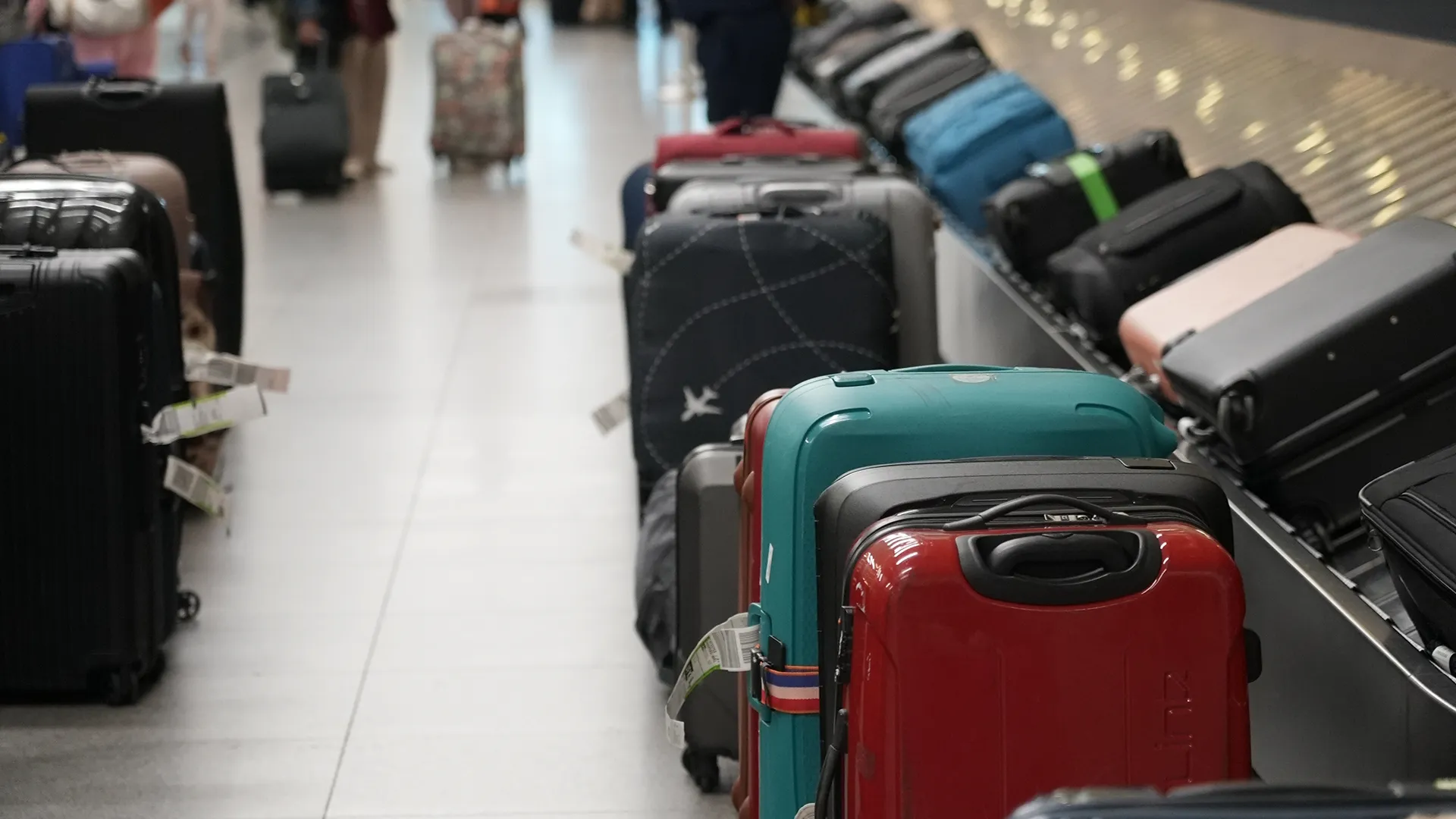 thumbnail - S10:E7 The Dope Boat