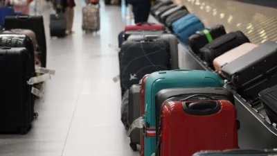 thumbnail - S10:E7 The Dope Boat