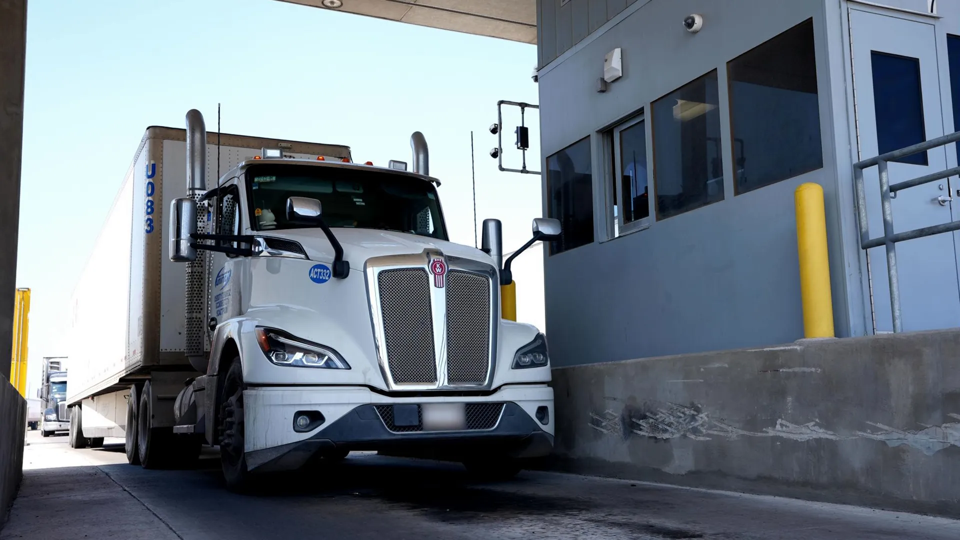 thumbnail - S10:E5 Dope Rides in the Thundercat