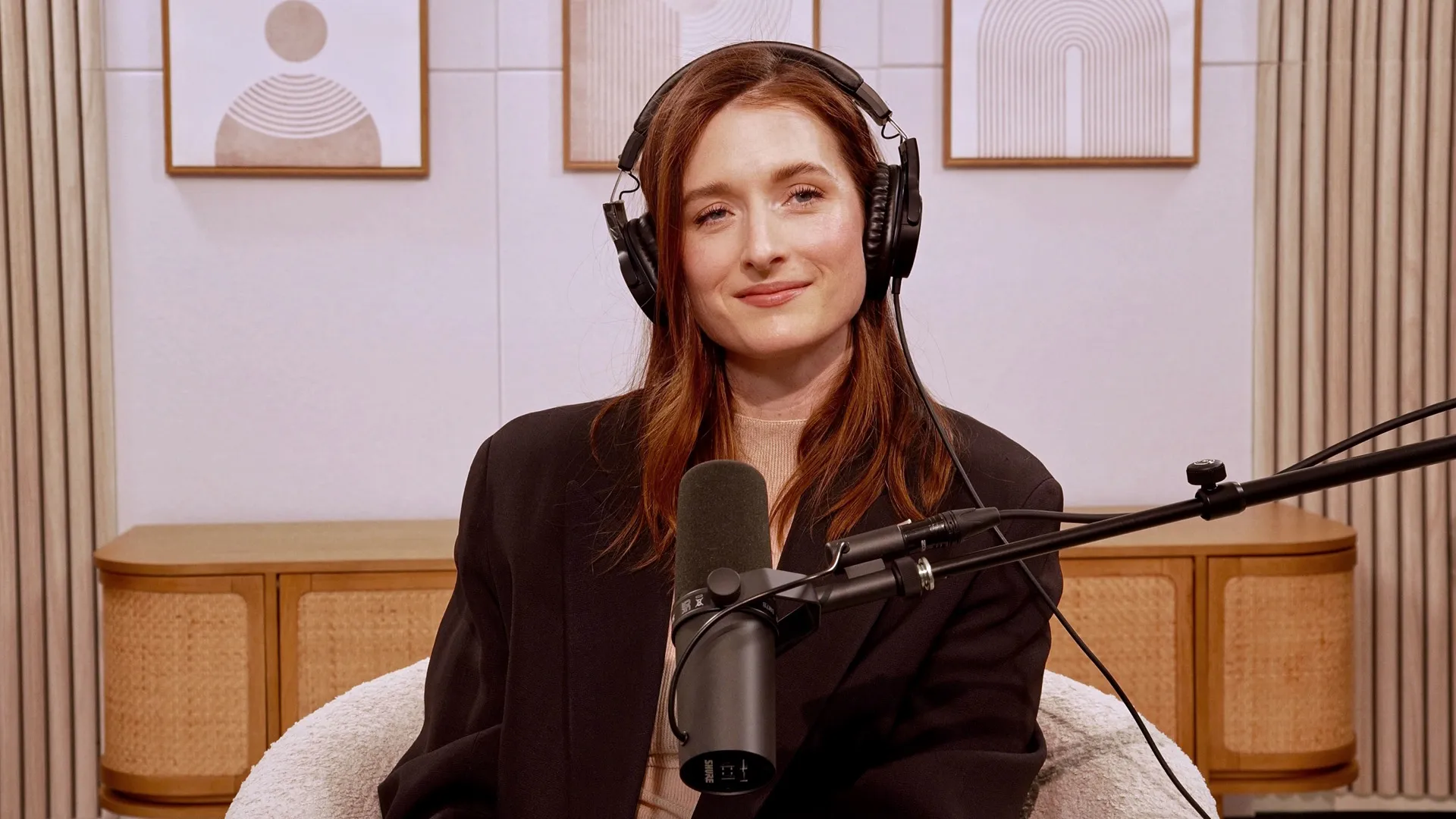 thumbnail - S1:E5 Love Story: JFK Jr. & Carolyn Official Podcast Episode 5: Grace Gummer