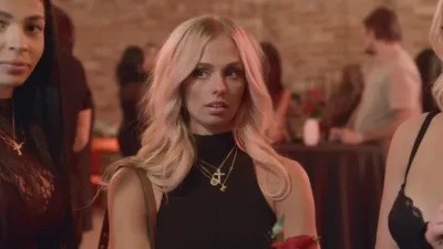 thumbnail - S4:E9 The Book of Coveting