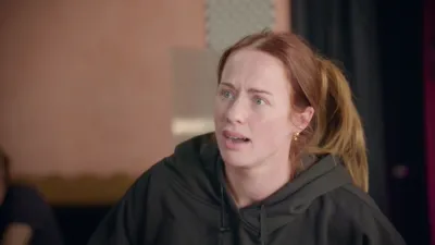 thumbnail - S4:E10 The Book of Thorns and Roses