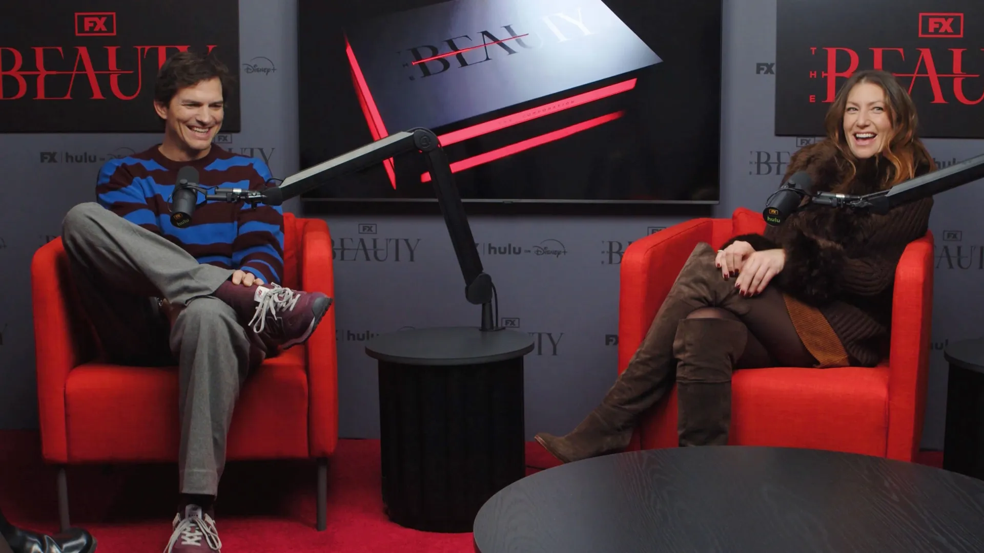 thumbnail - S1：第10話「The Beauty Podcast Episode 10: Ashton Kutcher and Ari Graynor」