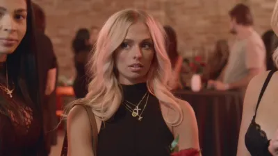 thumbnail - S4:E9 The Book of Coveting