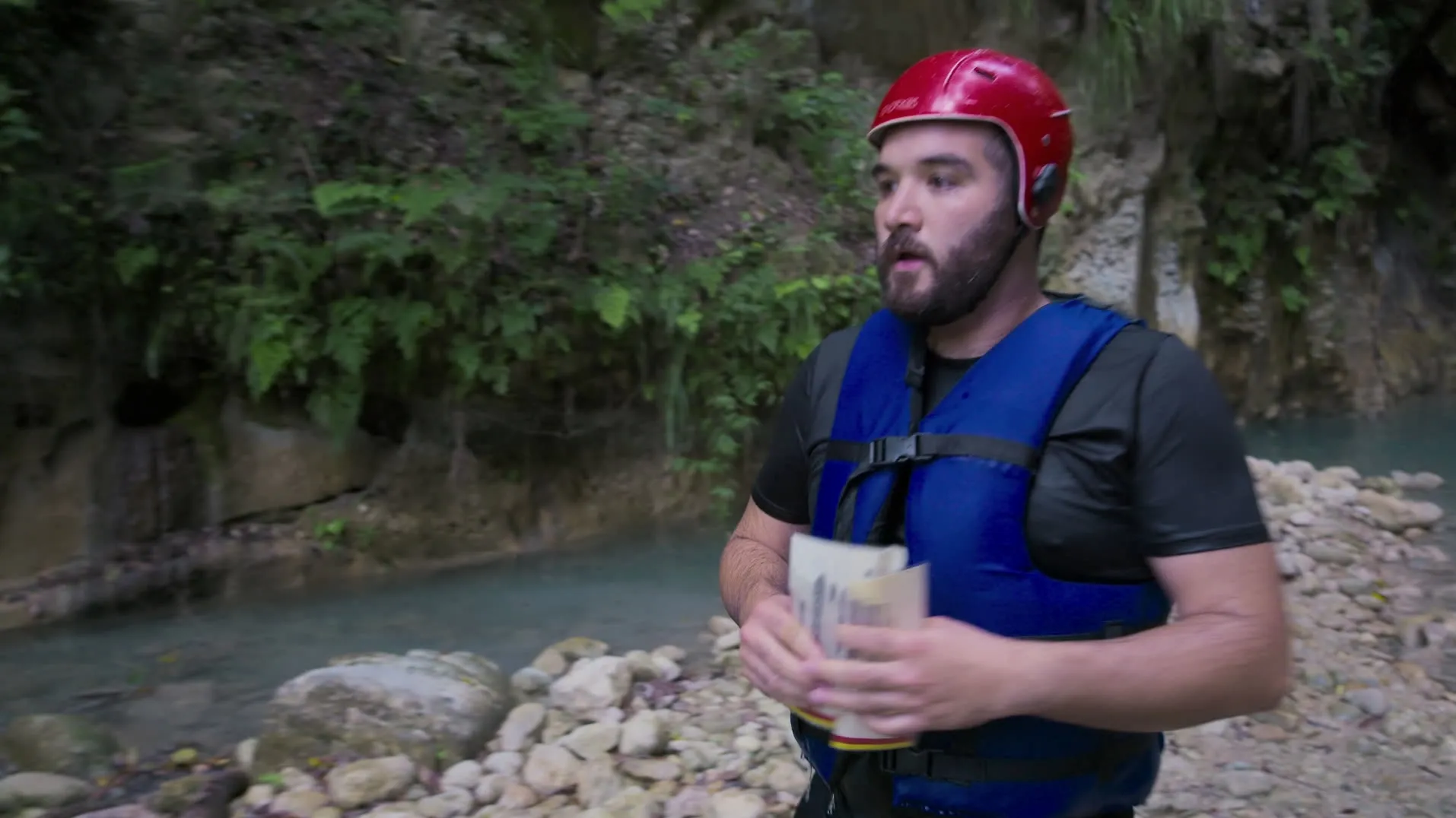 thumbnail - S35:E9 In the Belly of the Earth