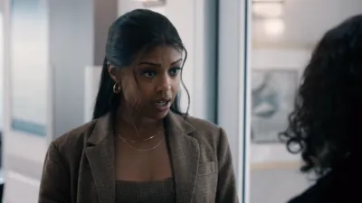 thumbnail - S2:E14 If You Come for the Queen