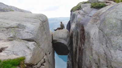 thumbnail - S1:E2 Kingdom in the Sky