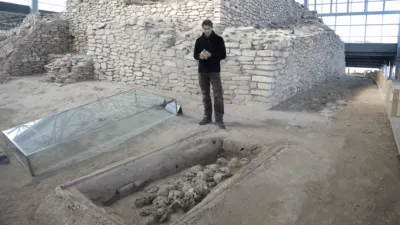 thumbnail - S1:E3 China's Pompeii