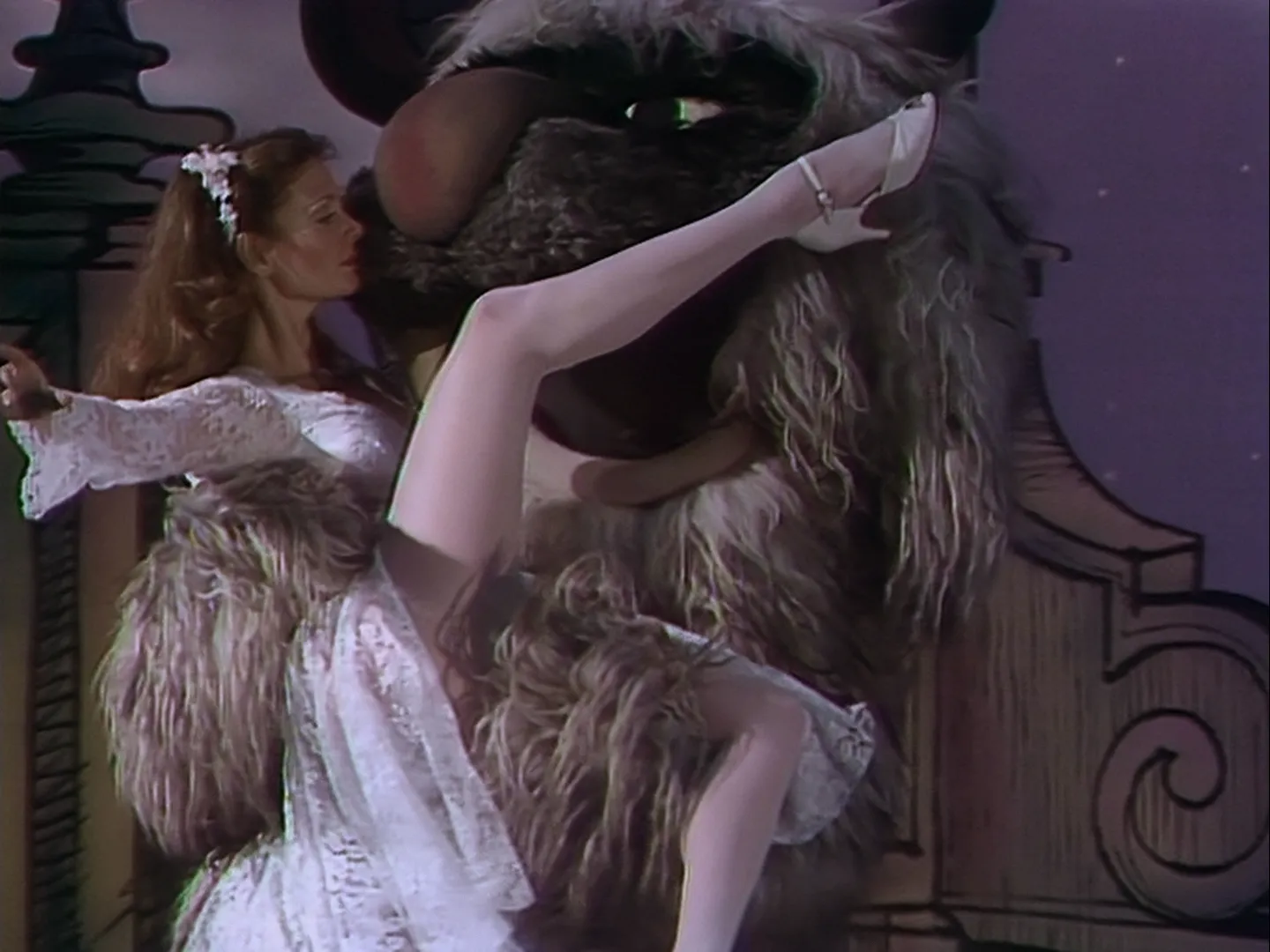 thumbnail - S3: Afl. 15 Gast: Lesley Ann Warren