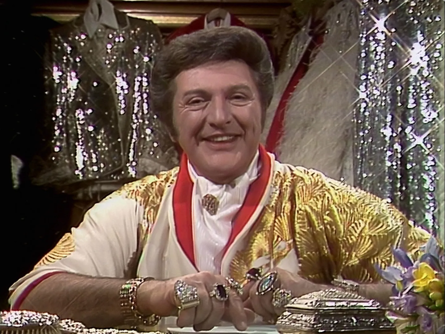 thumbnail - S3: Afl. 9 Gast: Liberace