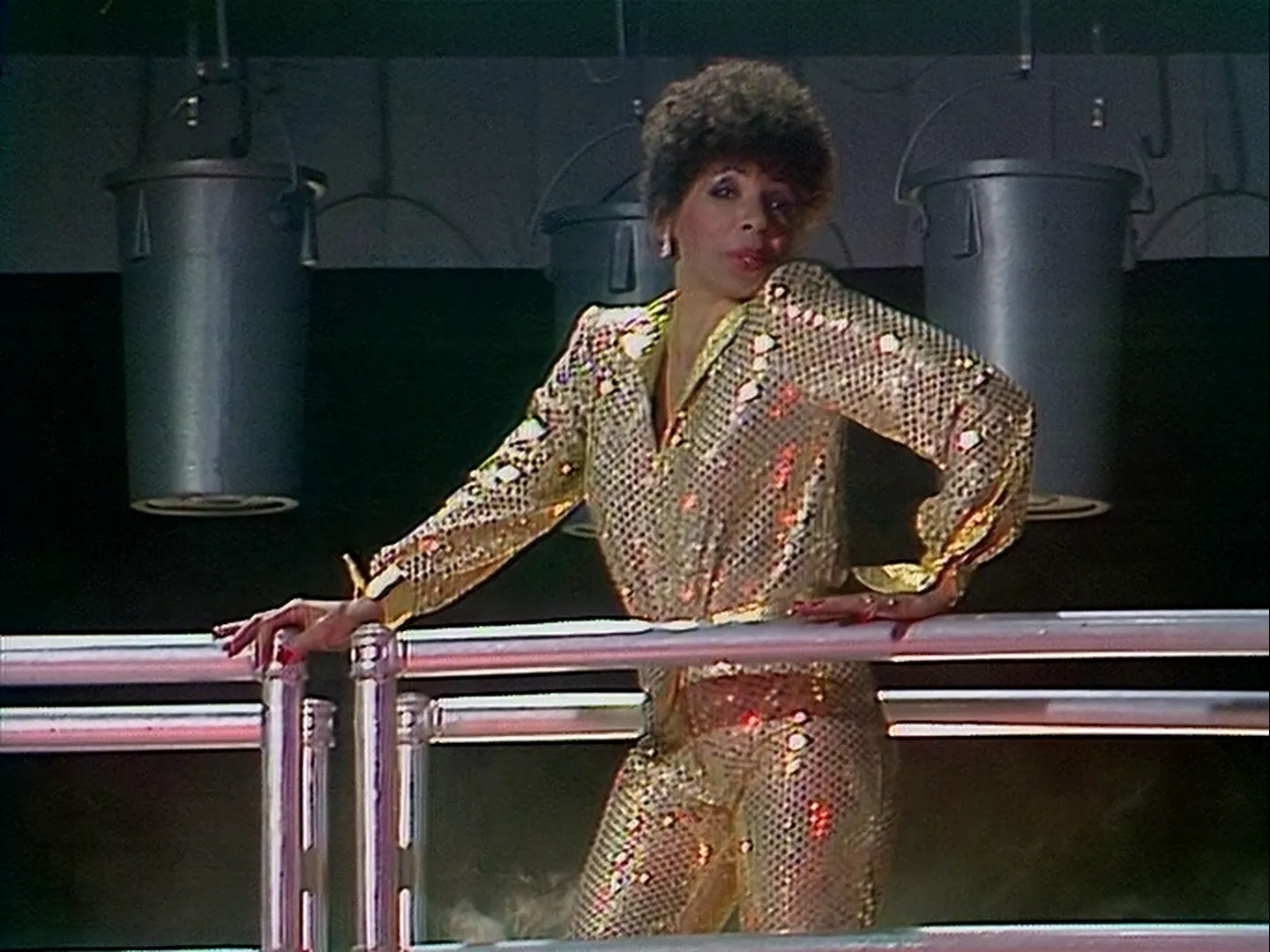 thumbnail - S5:E4 Guest: Shirley Bassey