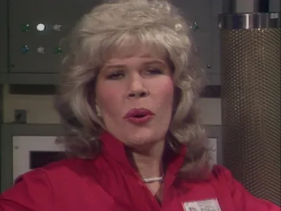 thumbnail - S5:E2 Guest: Loretta Swit