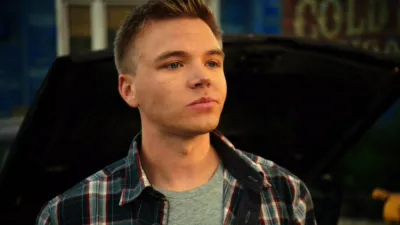 thumbnail - S1:E1 An Orphan Walks Into a Bar