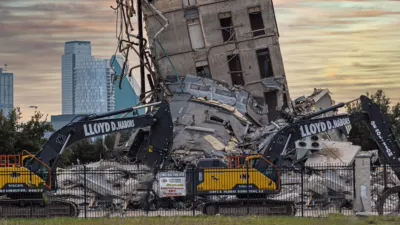 thumbnail - S2:E5 The Sinking City