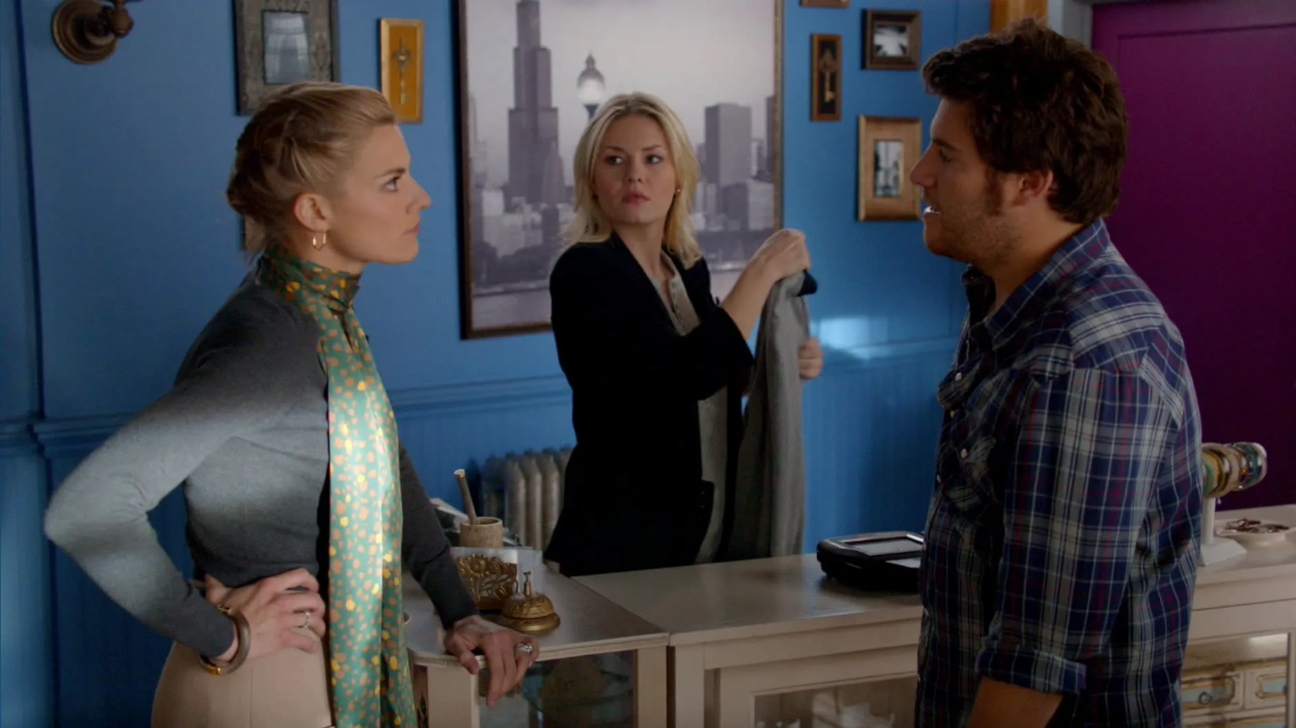 thumbnail - S2:E11 The Shrink, The Dare, Her Date And Her Brother