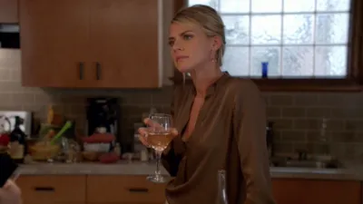 thumbnail - S3:E4 More Like Stanksgiving