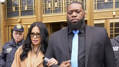 thumbnail - S1:E4 Housewives Gone Bad