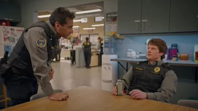 thumbnail - S4:E11 Coyotes and Eagles