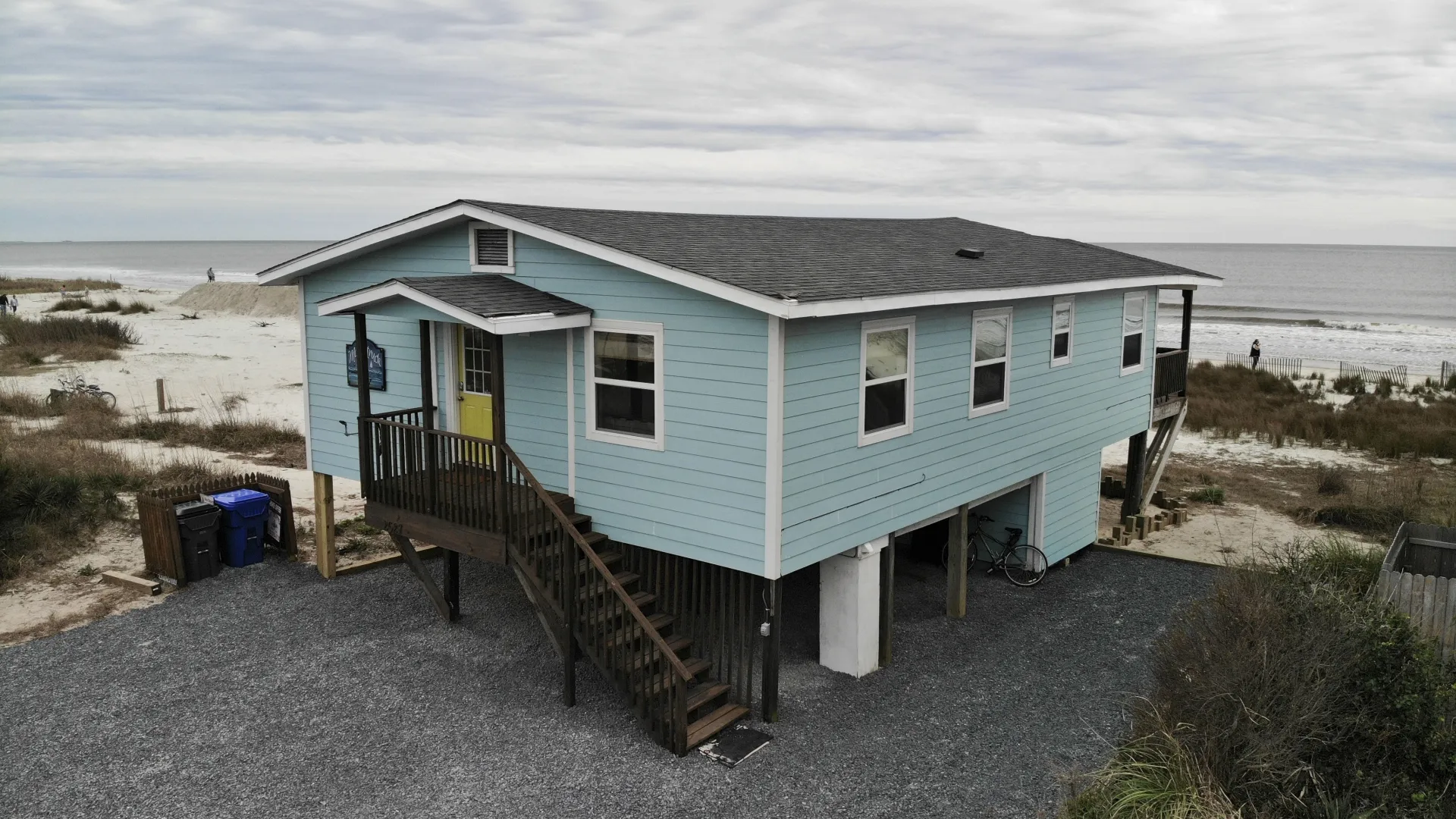 thumbnail - S5:E13 Beach Hunters in Oak Island