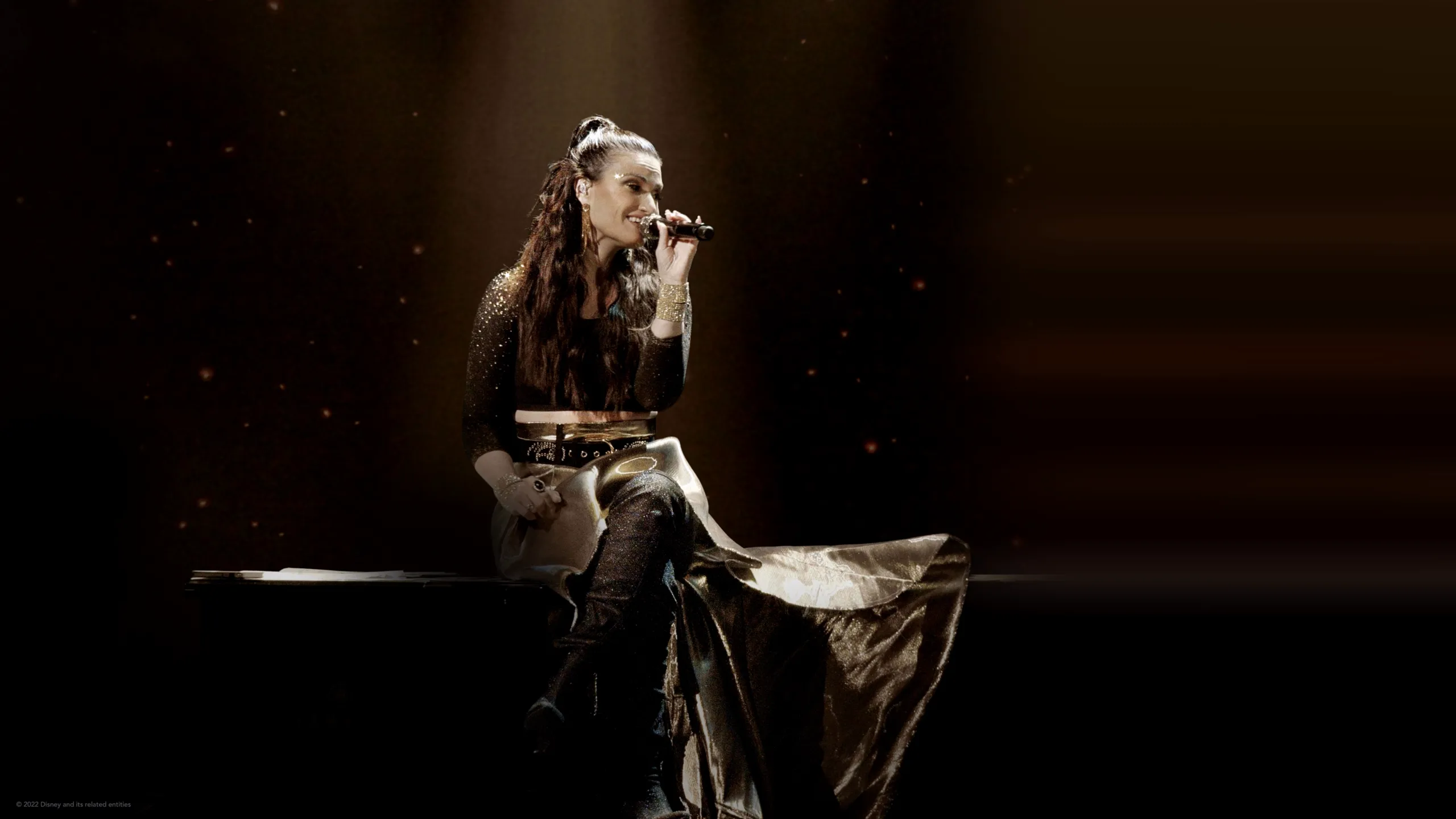 ?Idina Menzel: Which Way to the Stage