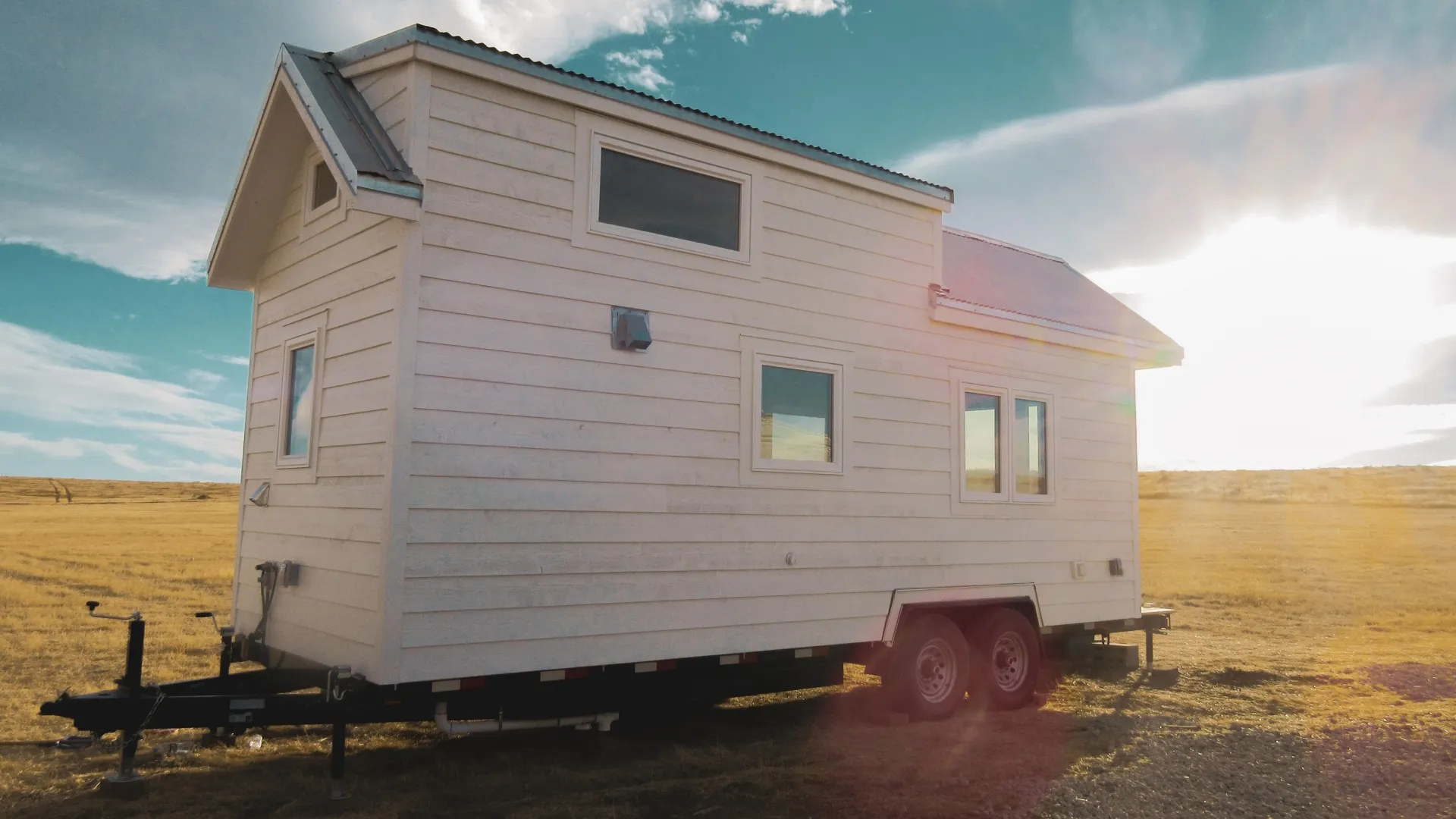 thumbnail - S4:E19 Flying High in a Tiny House
