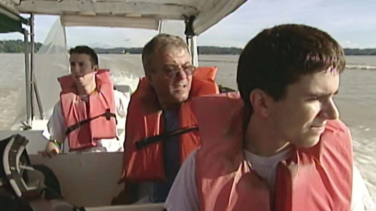 thumbnail - S8:E5 We're Getting Out of the Country, Girls