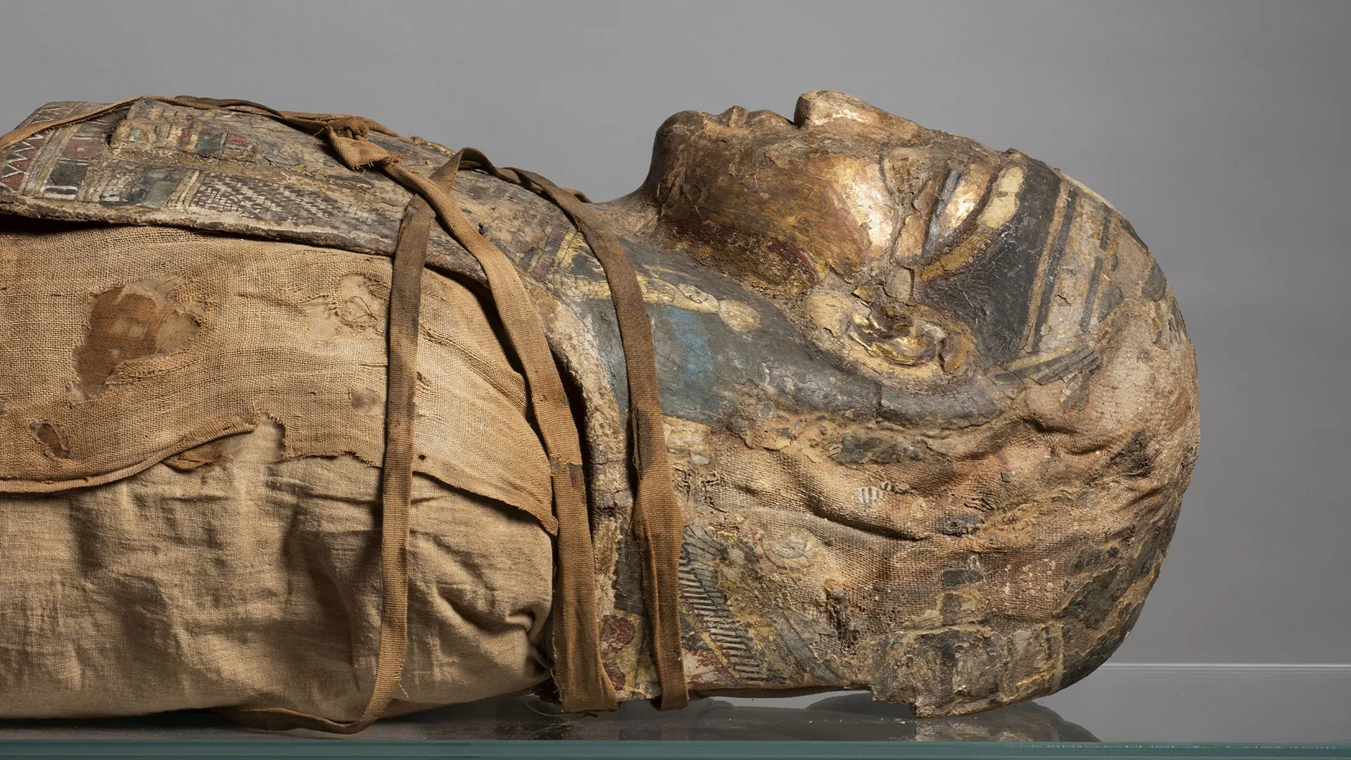 thumbnail - S1:E1 Etruscan Gold Teeth, Soutra Aisle, The Two Toes