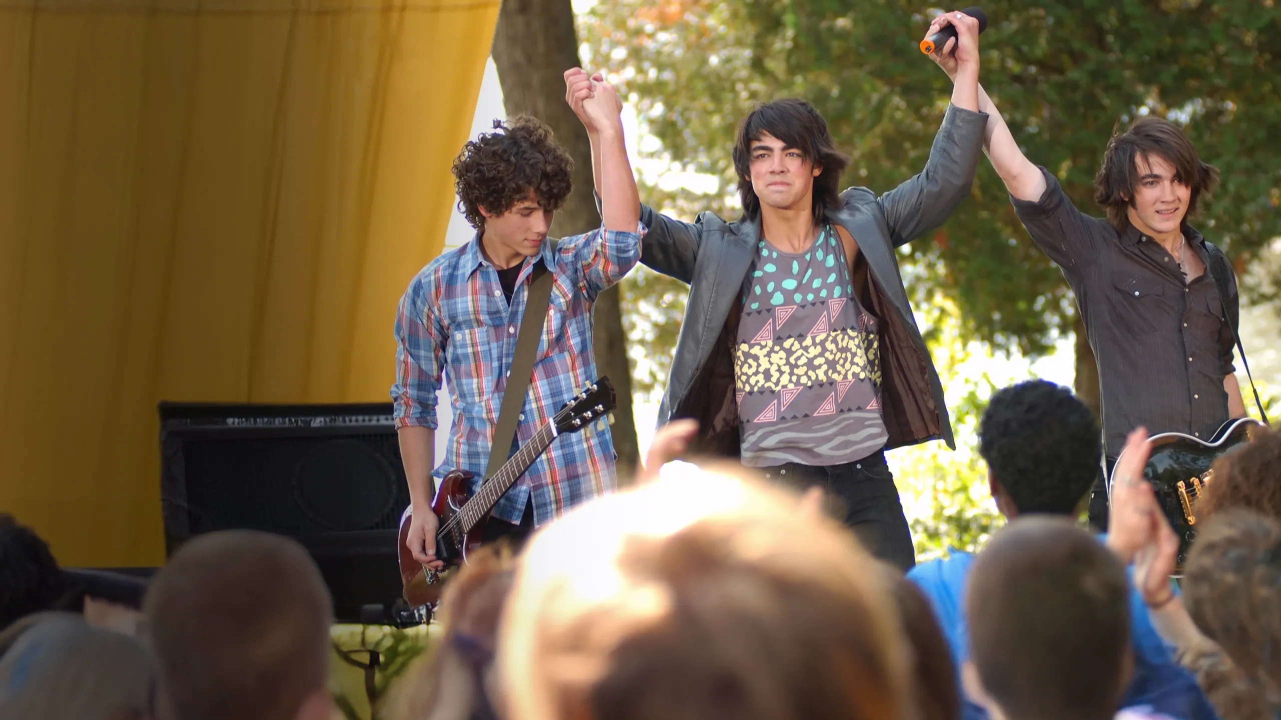 "Play My Music" (Sing-Along) | Camp Rock Videoclip