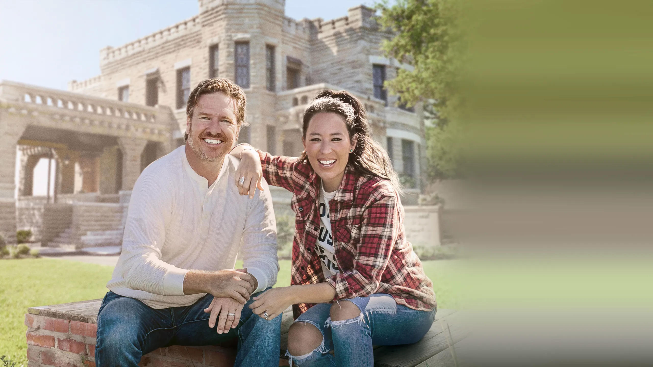 ‪Fixer Upper: The Castle‬